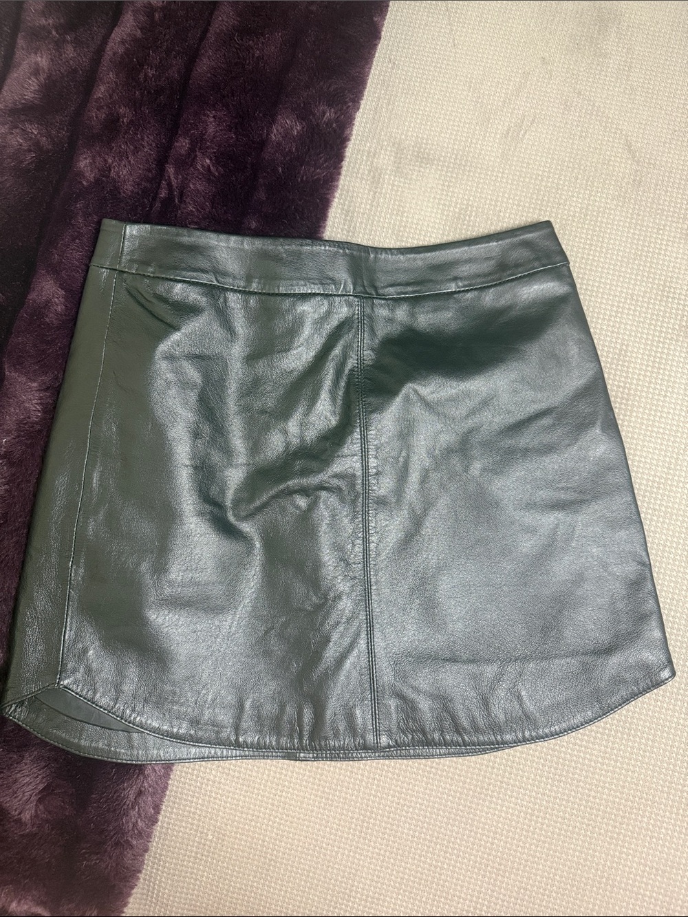 BB Dakota Black Genuine Pig Leather Mini Skirt Size 4 Zip Back Lined